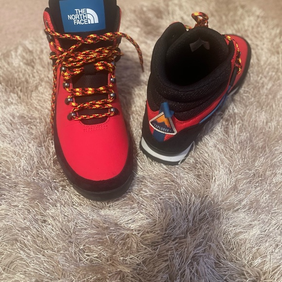 North Face Back to Berkeley Waterproof Boots. - Picture 5 of 5